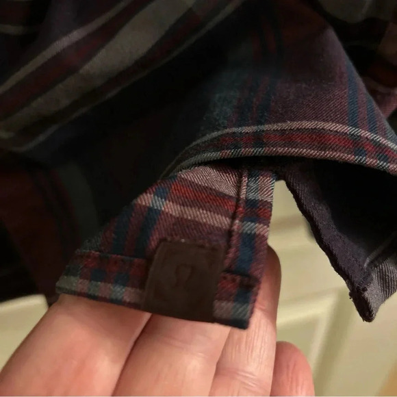 Lululemon Shirt Mens Blue Red Plaid Masons Peak Flannel Button Up Zip Pocket EUC - Picture 4 of 8